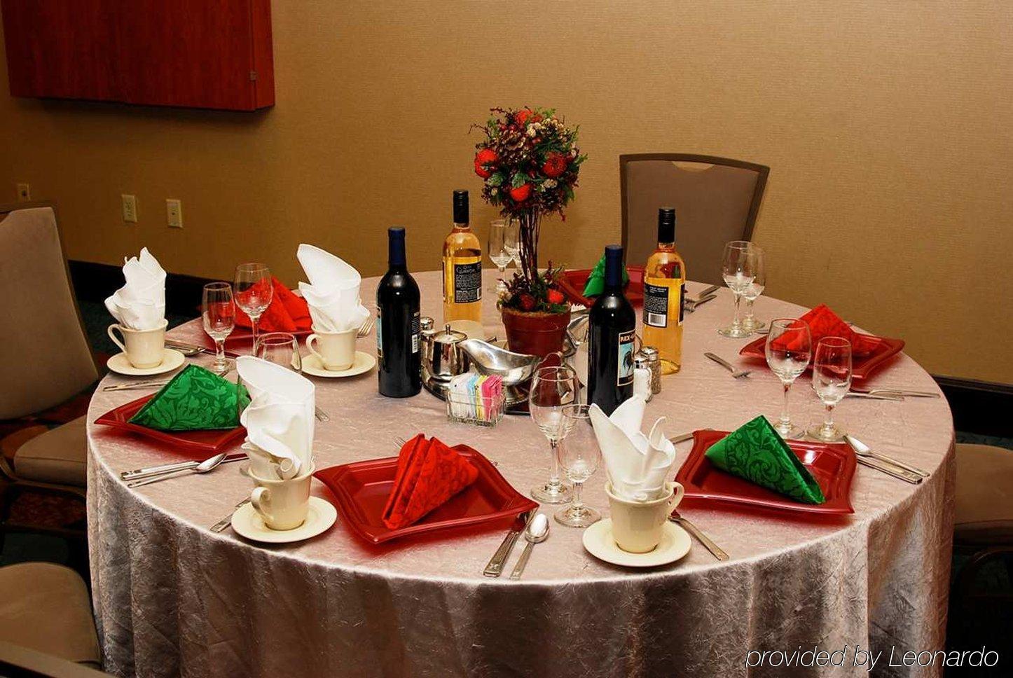 Hilton Garden Inn Nashville Airport Restaurant photo